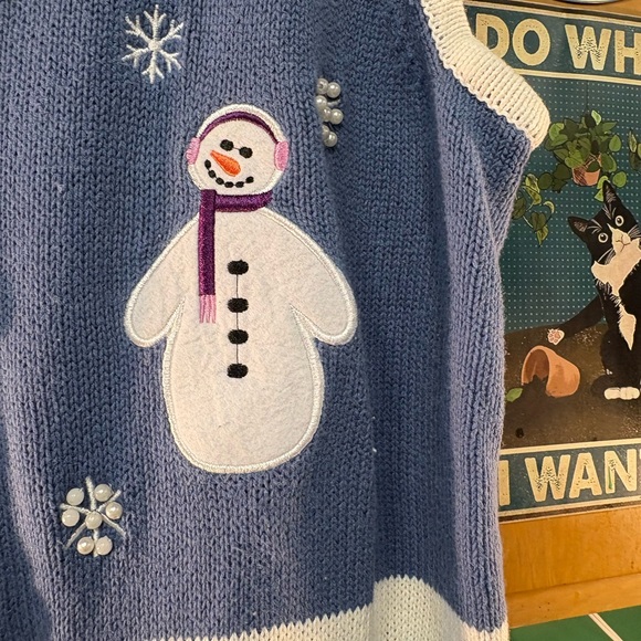 Holiday Editions Blue and White Snowman V-Neck Sweater Vest - Picture 6 of 12